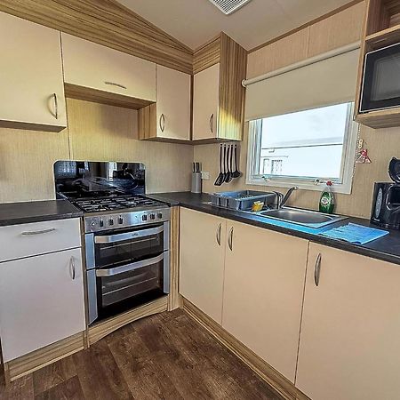 Great 8 Berth Caravan In Norfolk Near To Great Yarmouth Ref 20178Bs Hopton on Sea Exteriér fotografie