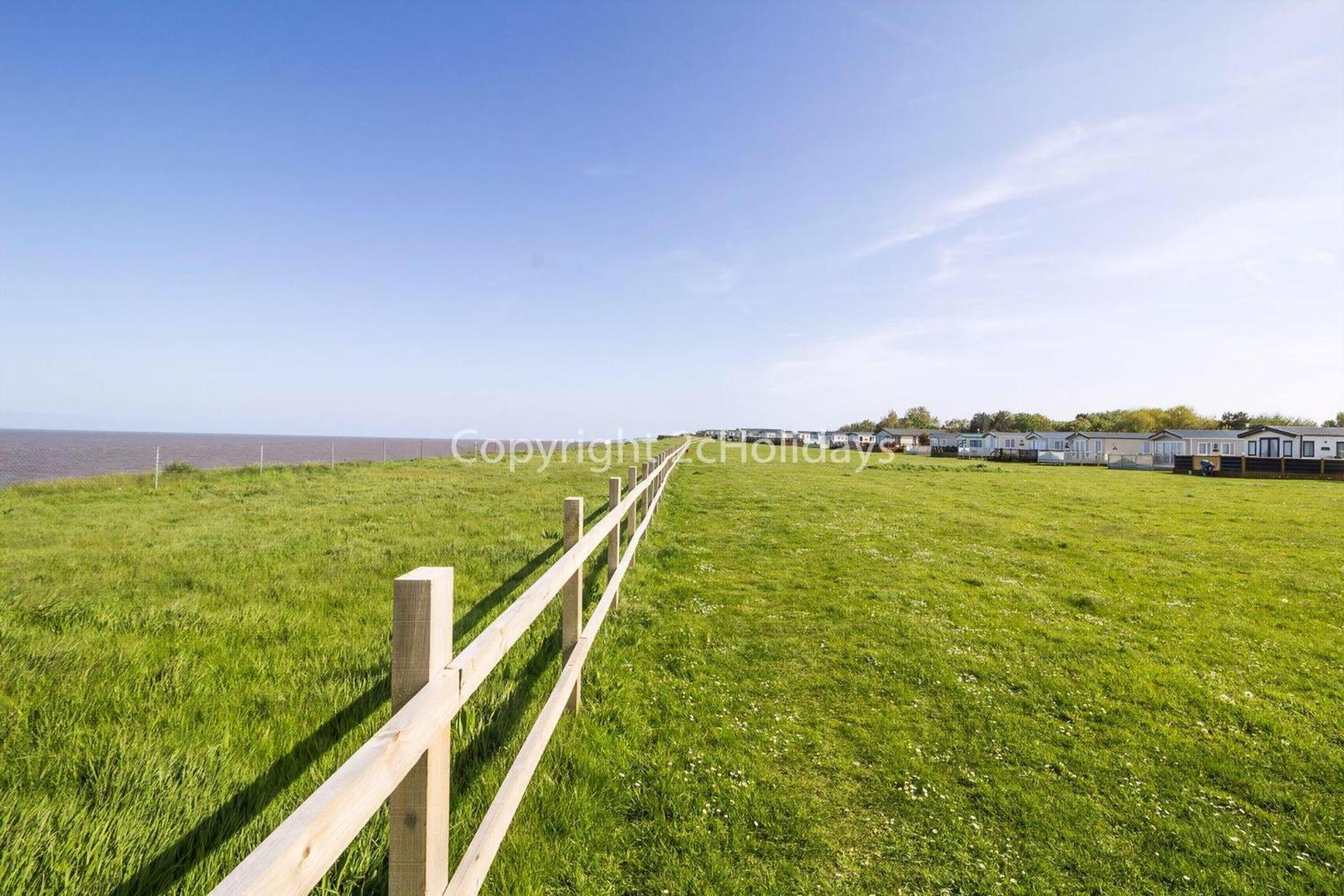 Great 8 Berth Caravan In Norfolk Near To Great Yarmouth Ref 20178Bs Hopton on Sea Exteriér fotografie