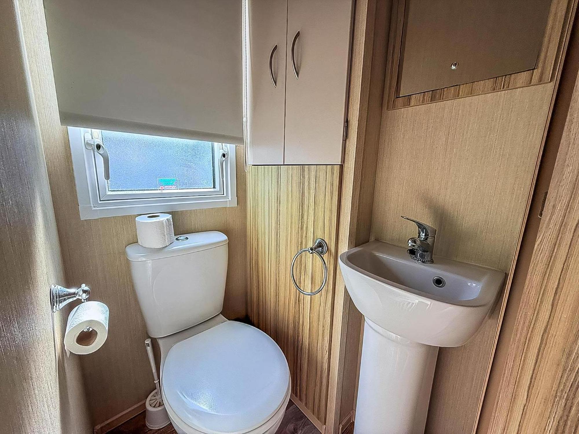 Great 8 Berth Caravan In Norfolk Near To Great Yarmouth Ref 20178Bs Hopton on Sea Exteriér fotografie
