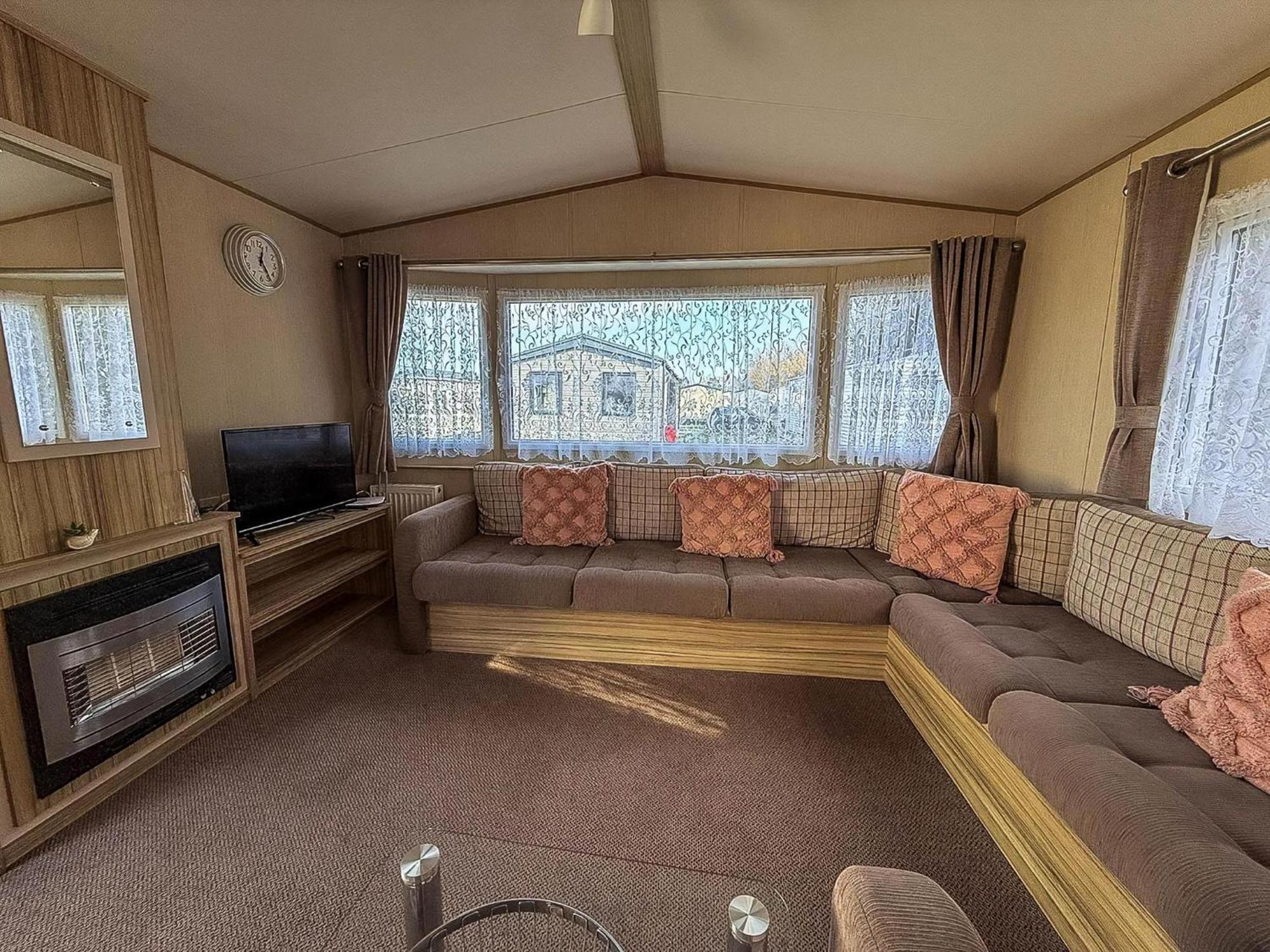 Great 8 Berth Caravan In Norfolk Near To Great Yarmouth Ref 20178Bs Hopton on Sea Exteriér fotografie