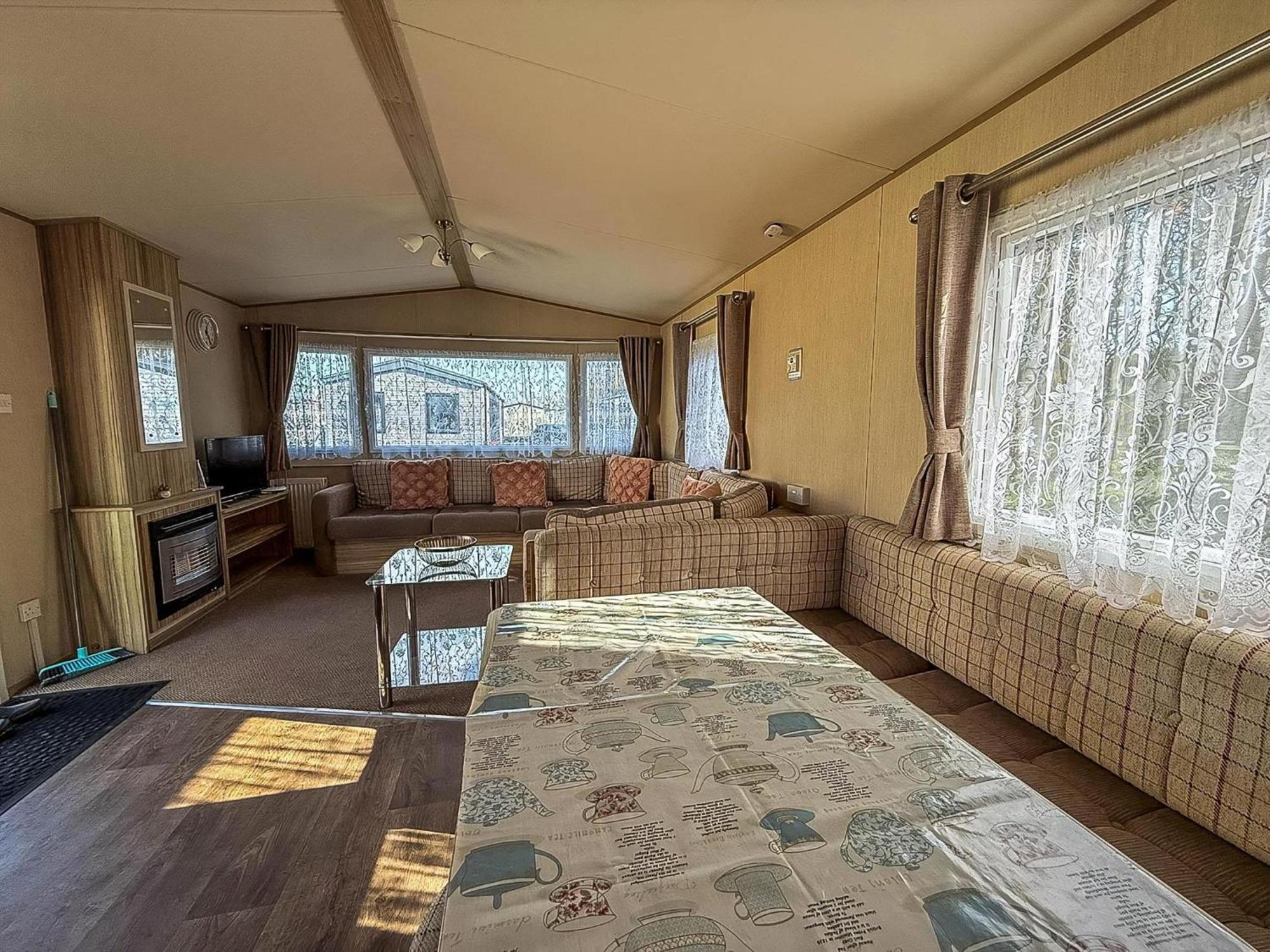Great 8 Berth Caravan In Norfolk Near To Great Yarmouth Ref 20178Bs Hopton on Sea Exteriér fotografie
