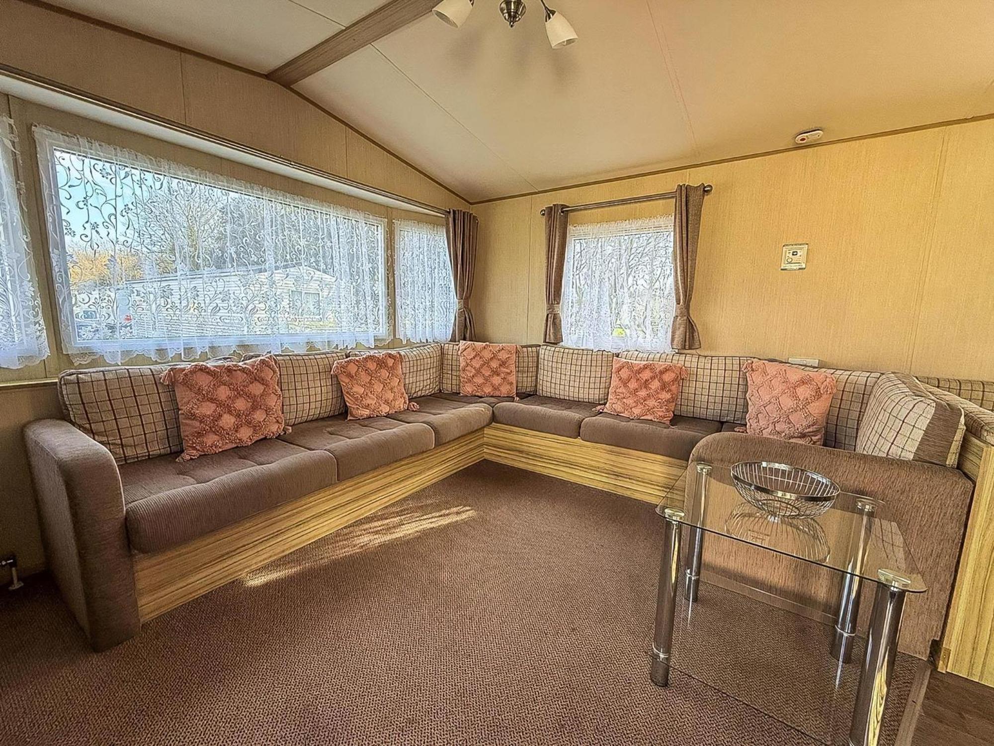Great 8 Berth Caravan In Norfolk Near To Great Yarmouth Ref 20178Bs Hopton on Sea Exteriér fotografie
