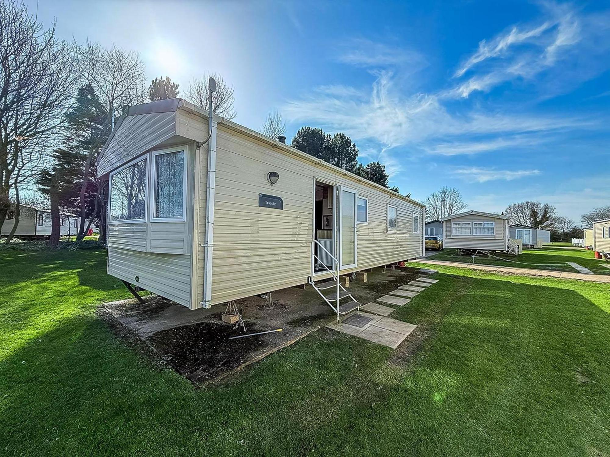 Great 8 Berth Caravan In Norfolk Near To Great Yarmouth Ref 20178Bs Hopton on Sea Exteriér fotografie